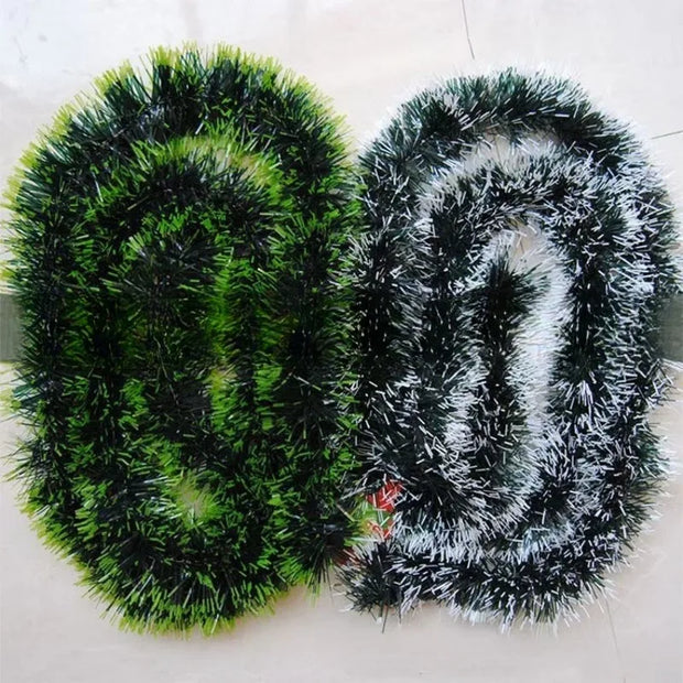 Christmas decorations, woolen strips, floral ribbons, party celebrations, Christmas parties, ribbon decorations